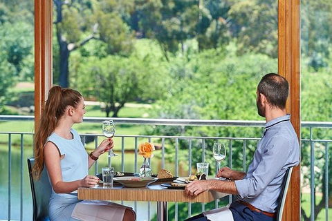 Romance Cruise + Scenic Tour + Beer Tasting + 3 Course Lunch + Hamper - Accommodation in Bendigo 3