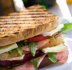 Hotel Indooroopilly - Accommodation in Bendigo 1