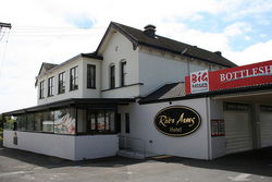 River Arms Hotel - Accommodation in Bendigo 0