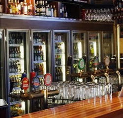 Globe Trotters Bar - Accommodation in Bendigo 2