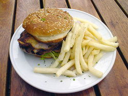 River Arms Hotel - Accommodation in Bendigo 3
