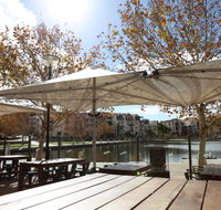 The Royal On The Waterfront - Accommodation in Bendigo