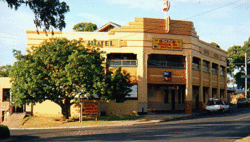 Royal Hotel Drouin - Accommodation in Bendigo