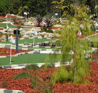 18 Hole Mini Golf - Club Husky - Accommodation in Bendigo