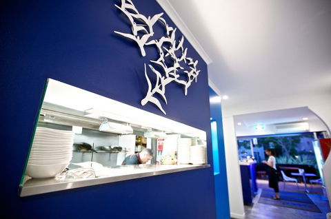 Fish Roe Gourmet Fish & Chippery - Accommodation in Bendigo 5