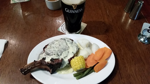 Commercial Hotel - Accommodation in Bendigo 3