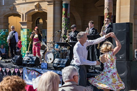 Jumpers And Jazz In July Festival - Accommodation in Bendigo 0