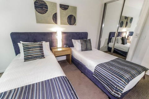 Island Views - Accommodation in Bendigo 7