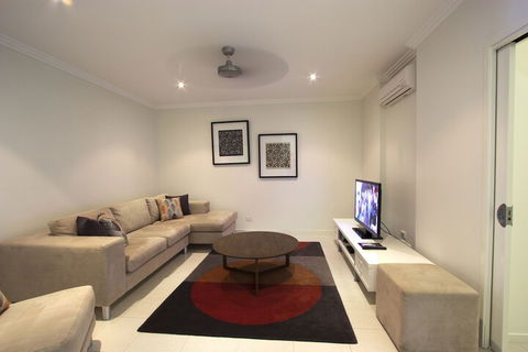 Island Views - Accommodation in Bendigo 3
