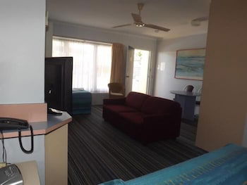 Golden Sands Motor Inn Forster - Accommodation in Bendigo 5