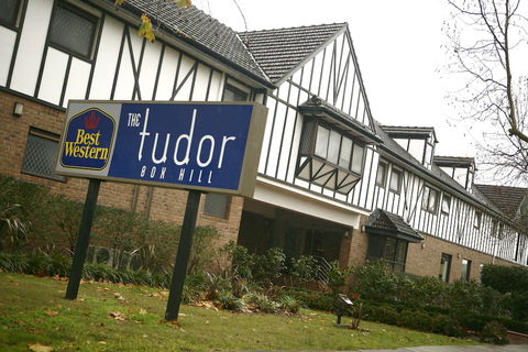 Best Western Plus The Tudor-Box Hill - Accommodation in Bendigo 0