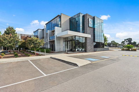 Quality Hotel Taylors Lakes - Accommodation in Bendigo 7