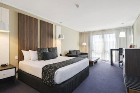 Quality Hotel Taylors Lakes - Accommodation in Bendigo 0