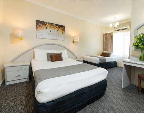 Adelaide Royal Coach - Accommodation in Bendigo 3