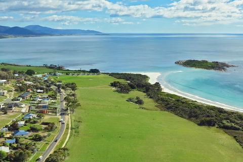 Diamond Island Resort & Bicheno Penguin Show - Accommodation in Bendigo 3