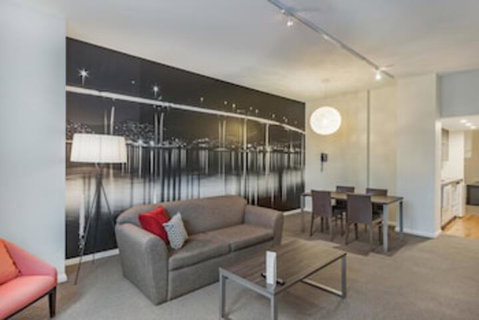 Mantra One Sandy Bay Road - Accommodation in Bendigo 0
