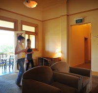 Hotel Victoria - Griffith - Accommodation in Bendigo
