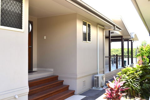 Hinchinbrook Resorts - Accommodation in Bendigo 0