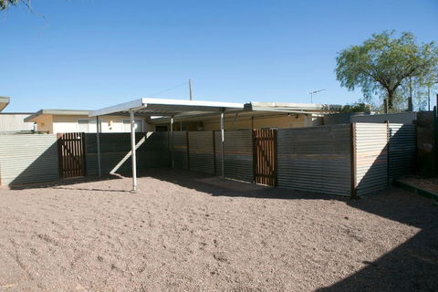 Cave Place Units - Accommodation in Bendigo 3