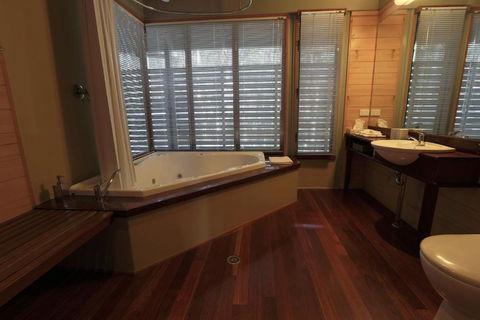 Bombah Point Eco Cottages - Accommodation in Bendigo 3