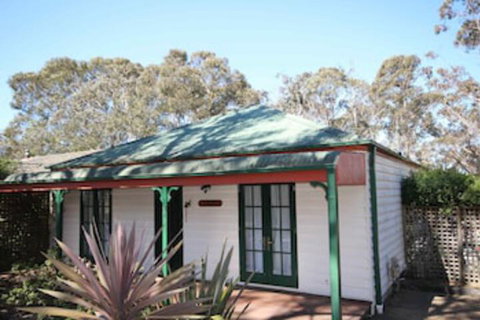 Lily May Cottage - Accommodation in Bendigo 0