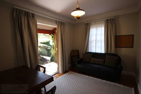 Lily May Cottage - Accommodation in Bendigo 7