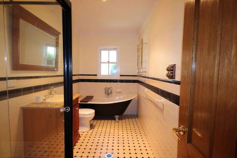 Lily May Cottage - Accommodation in Bendigo 3