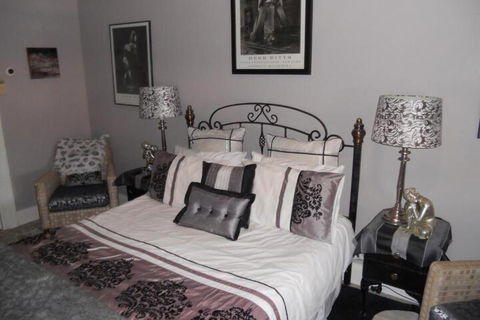 Montrose House - Accommodation in Bendigo 7
