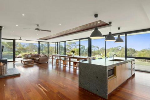 Cypress Hill - Accommodation in Bendigo 5
