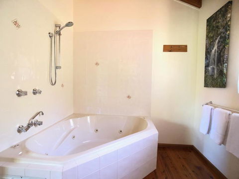 Pencil Creek Cottages - Accommodation in Bendigo 2