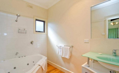 Bella Vista Holiday House - Accommodation in Bendigo 2