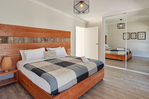 Whale Watcher 2 - Accommodation in Bendigo 2