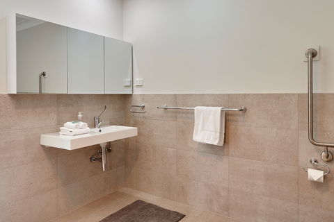 Whale Watcher 2 - Accommodation in Bendigo 3