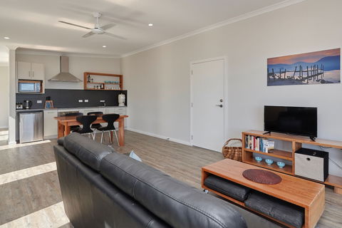 Whale Watcher 2 - Accommodation in Bendigo 4