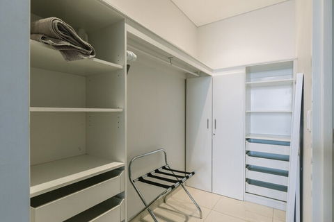 Darwin City Chic Apartment At The KUBE - Accommodation in Bendigo 6