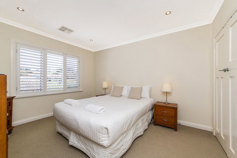 Inner Western Suburbs Retreat - Accommodation in Bendigo 6