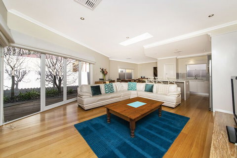 Inner Western Suburbs Retreat - Accommodation in Bendigo 7