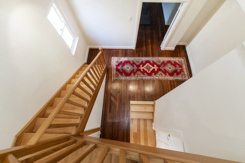 Inner Western Suburbs Retreat - Accommodation in Bendigo 4