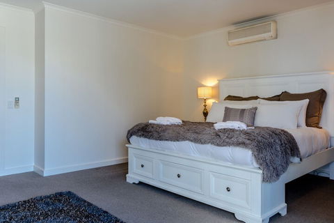 Seaview Penthouse - Accommodation in Bendigo 2