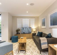 Executive 2 Storey Apartment with Pool - Accommodation in Bendigo