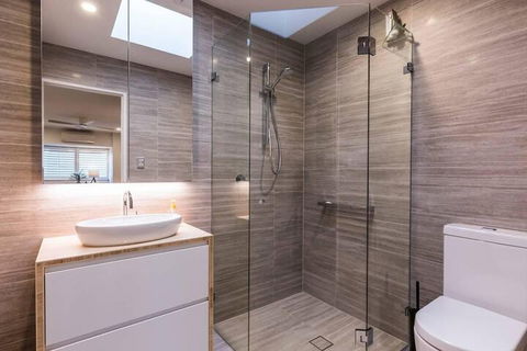 Executive 2 Storey Apartment With Pool - Accommodation in Bendigo 4