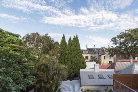 Executive 2 Storey Apartment With Pool - Accommodation in Bendigo 5