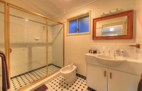 The Falls Montville - Accommodation in Bendigo 5