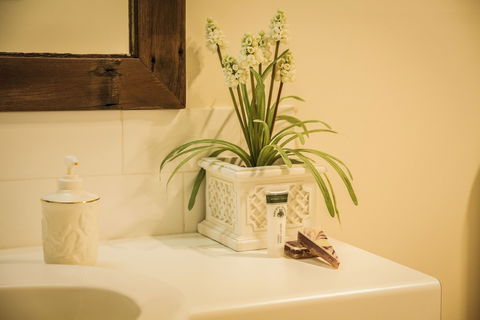 The Falls Montville - Accommodation in Bendigo 4