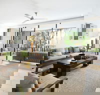 Temple 221 2BR Resort Spa Apartment