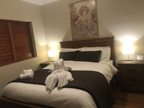 Atina Rocks Country Homestead - Accommodation in Bendigo 5
