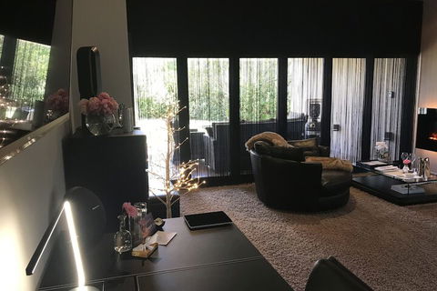 AmarÃ© Beachside Luxury - Accommodation in Bendigo 2