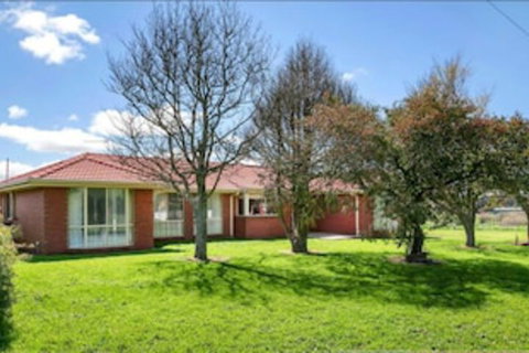 Impressive Hobby Farm Close In Bungaree - Accommodation in Bendigo 0