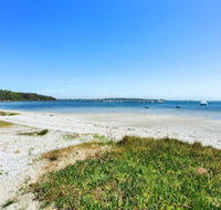Waterfront at Sunset Boulevard Soldiers Point - Accommodation in Bendigo