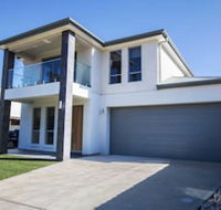 The Races - Swanport - Accommodation in Bendigo